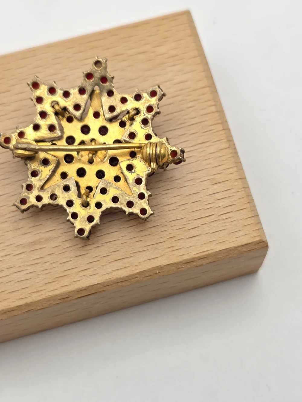 Vintage Bohemian Garnet Starburst Snowflake Cluster Brooch Pin Gold Tone 1.25